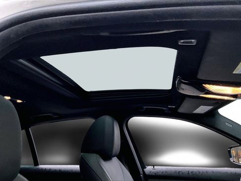 Used 2020 BMW 330i Sedan w/ Convenience Package image 15