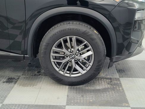 Used 2022 Nissan Rogue S image 11