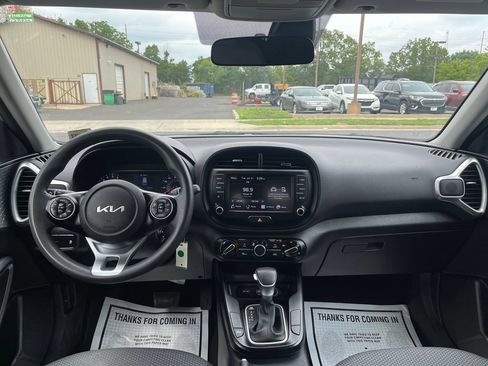 Used 2022 Kia Soul LX w/ Technology Package FWD image 21