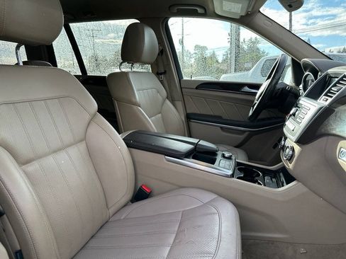 Used 2013 Mercedes-Benz GL 450 4MATIC image 24