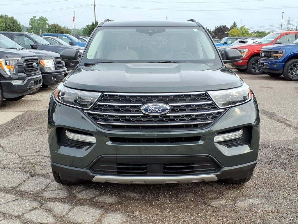 Used 2023 Ford Explorer XLT w/ Equipment Group 202A AWD/4WD image 8