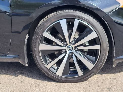 Used 2019 Nissan Altima 2.5 Platinum FWD image 5