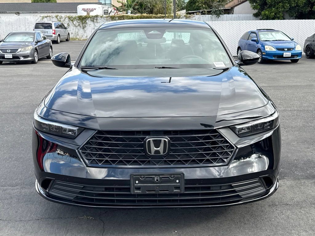 Used 2025 Honda Accord Sport image 2