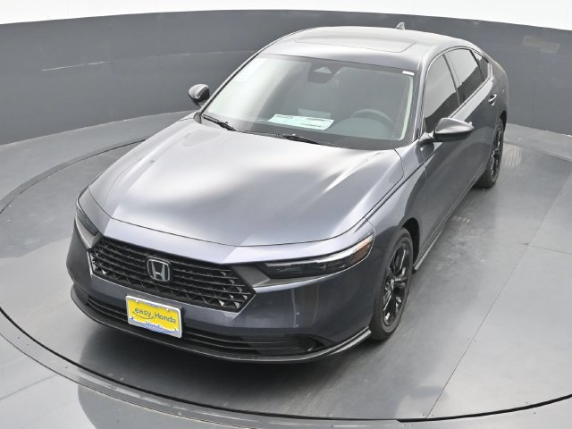 Used 2025 Honda Accord SE image 18