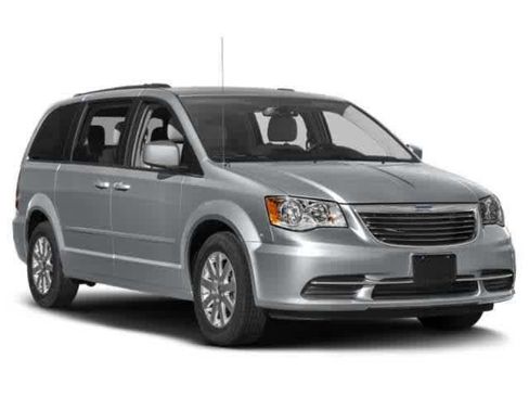 Used 2013 Chrysler Town & Country Touring image 6