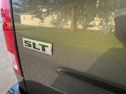 Used 2017 RAM 1500 Classic SLT AWD/4WD image 10