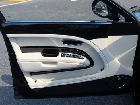 Used 2013 Bentley Mulsanne RWD image 34