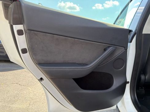 Used 2023 Tesla Model Y Long Range AWD/4WD image 19