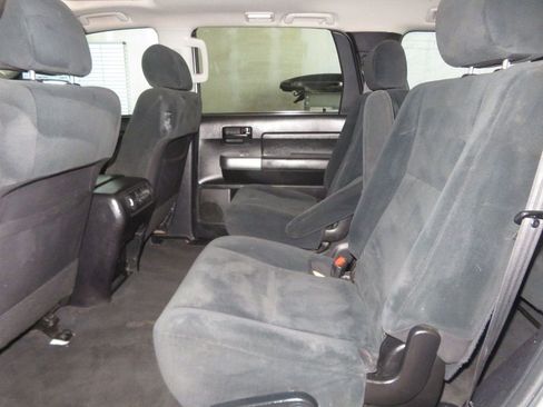 Used 2019 Toyota Sequoia TRD Sport AWD/4WD image 21