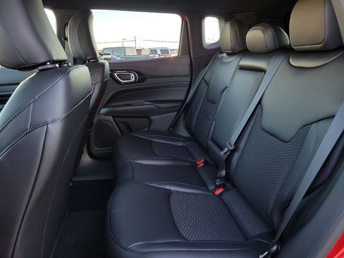 New 2026 Jeep Compass Latitude image 8