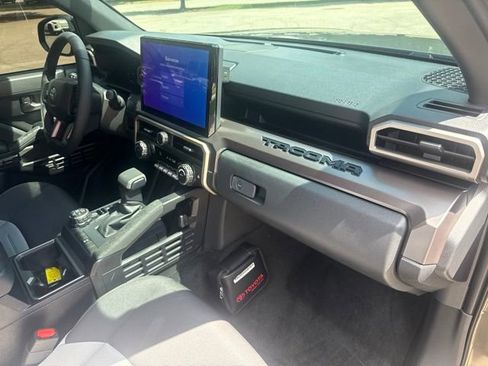 Used 2026 Toyota Tacoma TRD Off-Road AWD/4WD image 16
