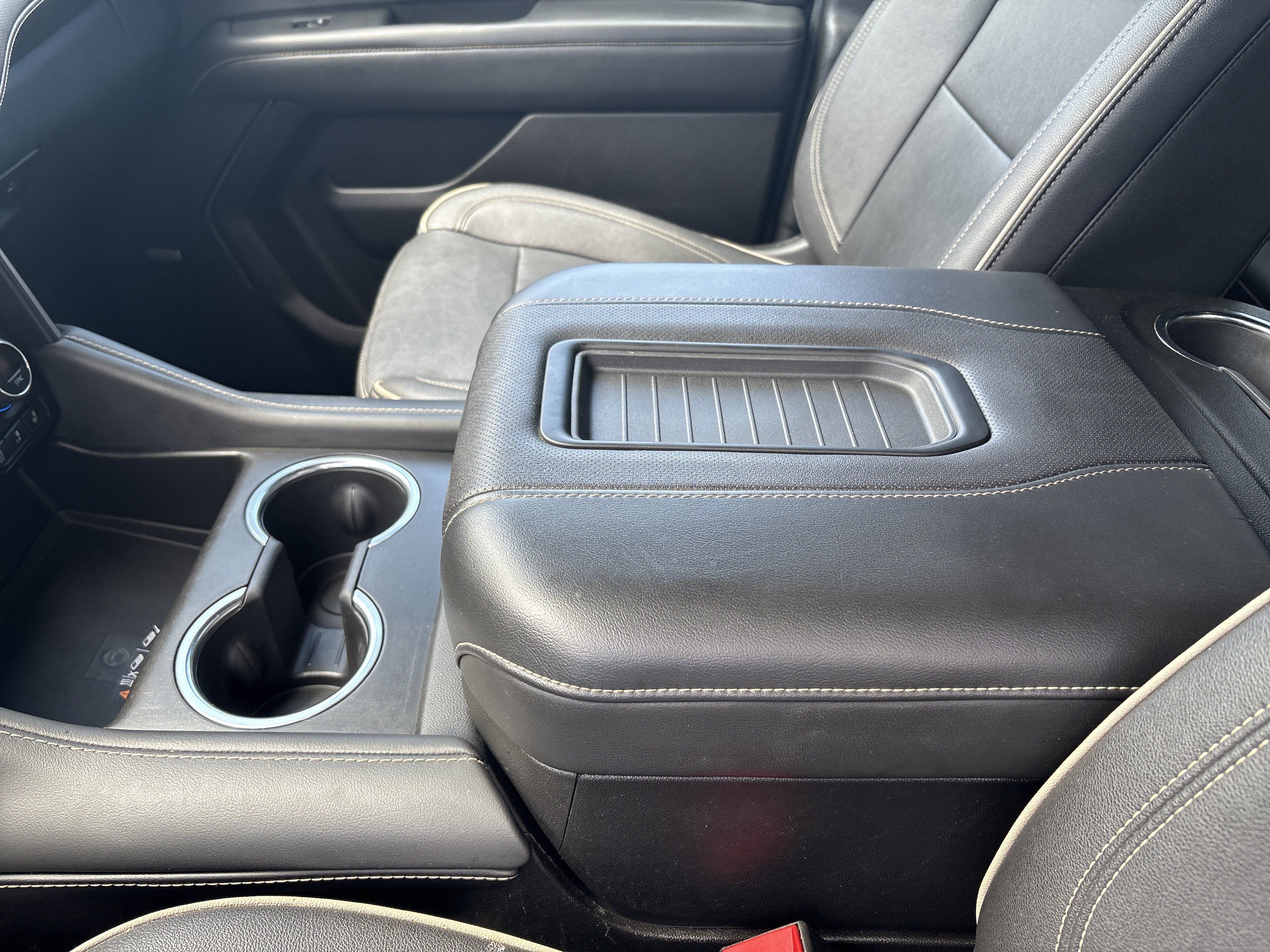 Used 2023 Chevrolet Tahoe Premier AWD/4WD image 19