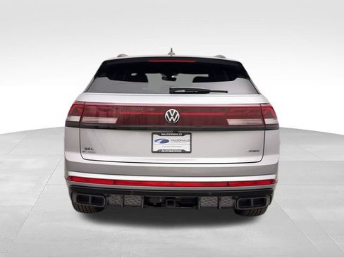 Certified 2026 Volkswagen Atlas Cross Sport SEL R-Line AWD/4WD image 4