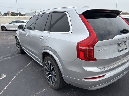 Used 2022 Volvo XC90 T5 Momentum w/ Advanced Package image 9