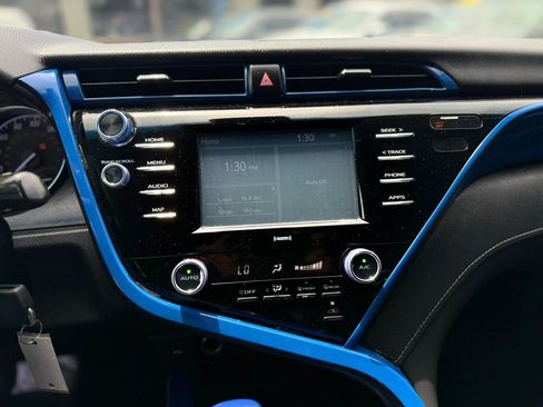 Used 2020 Toyota Camry SE image 33