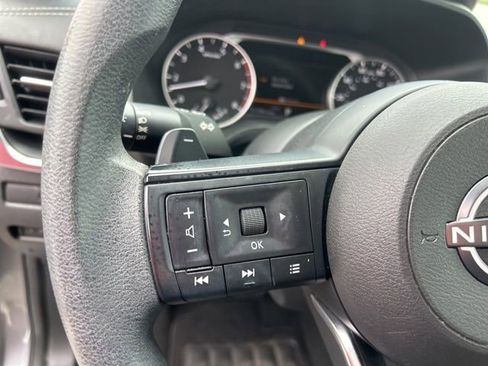 Used 2023 Nissan Rogue S AWD/4WD image 17