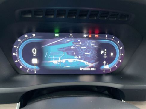 Certified 2025 Volvo XC90 B6 Plus image 18