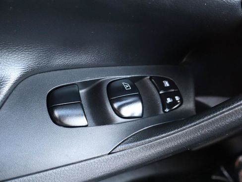 Used 2018 Nissan Altima 2.5 SR w/ SR Midnight Edition FWD image 17