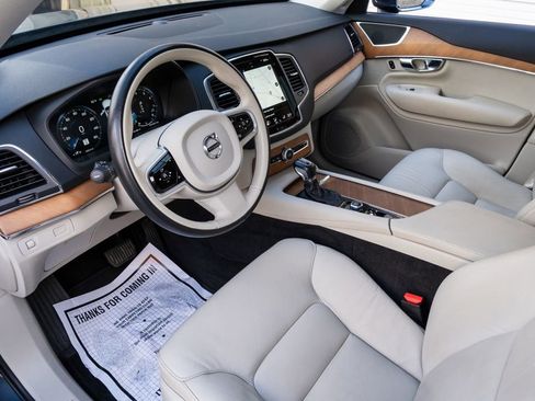 Used 2021 Volvo XC90 T6 Momentum w/ Climate Package image 15