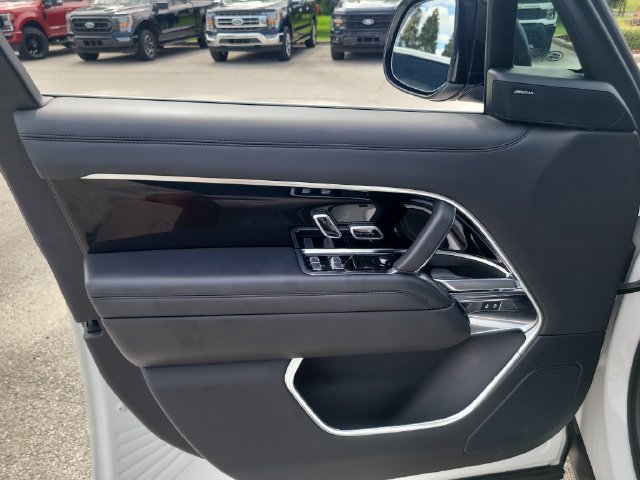 Used 2023 Land Rover Range Rover SE AWD/4WD image 16