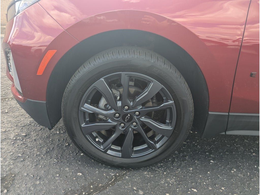 Used 2024 Chevrolet Equinox RS w/ LPO, Floor Liner Package AWD/4WD image 8