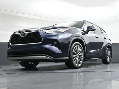 Used 2021 Toyota Highlander Platinum image 34