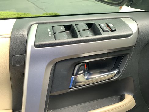 Used 2023 Toyota 4Runner SR5 Premium w/ Moonroof Package RWD image 15