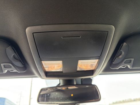 Used 2019 Dodge Challenger SXT image 16