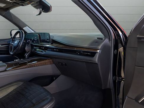 Used 2022 Cadillac Escalade Sport Platinum w/ LPO, ONYX Package AWD/4WD image 96