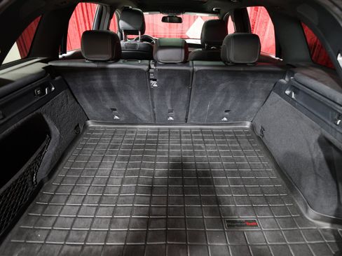 Used 2018 Mercedes-Benz GLC 300 4MATIC image 24