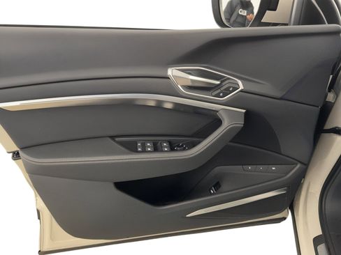 Used 2022 Audi e-tron Premium Plus w/ Premium Plus Package image 14