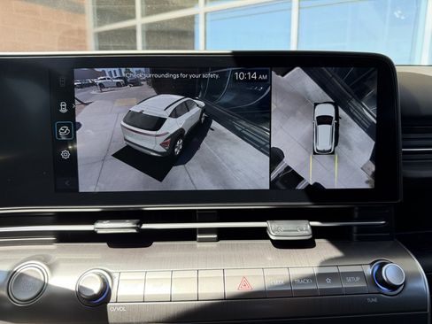 Used 2025 Hyundai Kona Limited FWD image 21