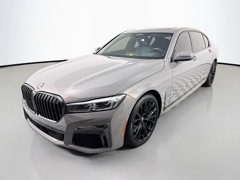 Used 2022 BMW 750i xDrive w/ Autobahn Package AWD/4WD image 1