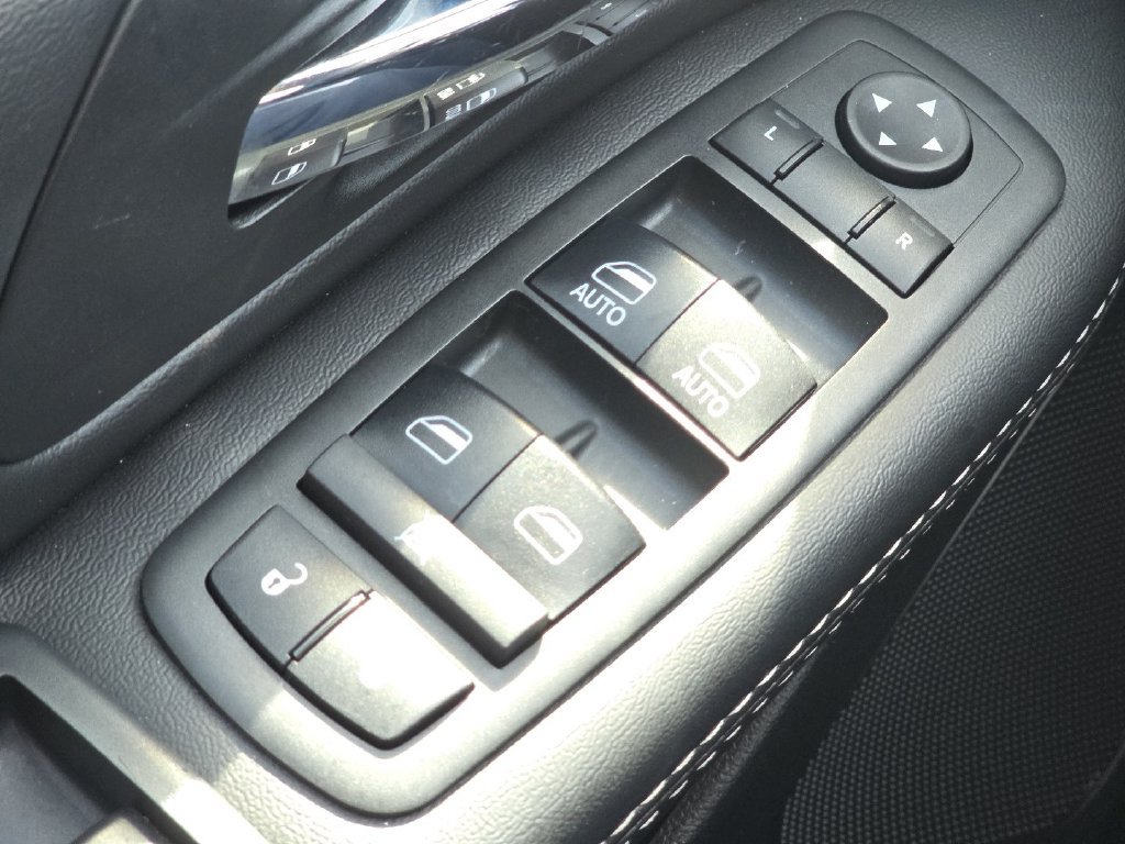 Used 2017 Dodge Grand Caravan SE FWD image 22