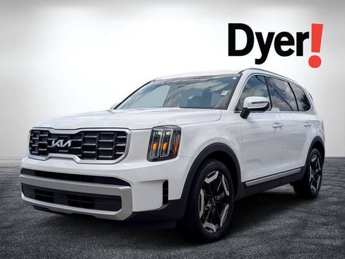 Certified 2024 Kia Telluride S w/ S Sunroof Package FWD image 8