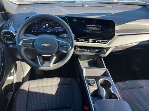 Used 2026 Chevrolet Equinox LT image 12