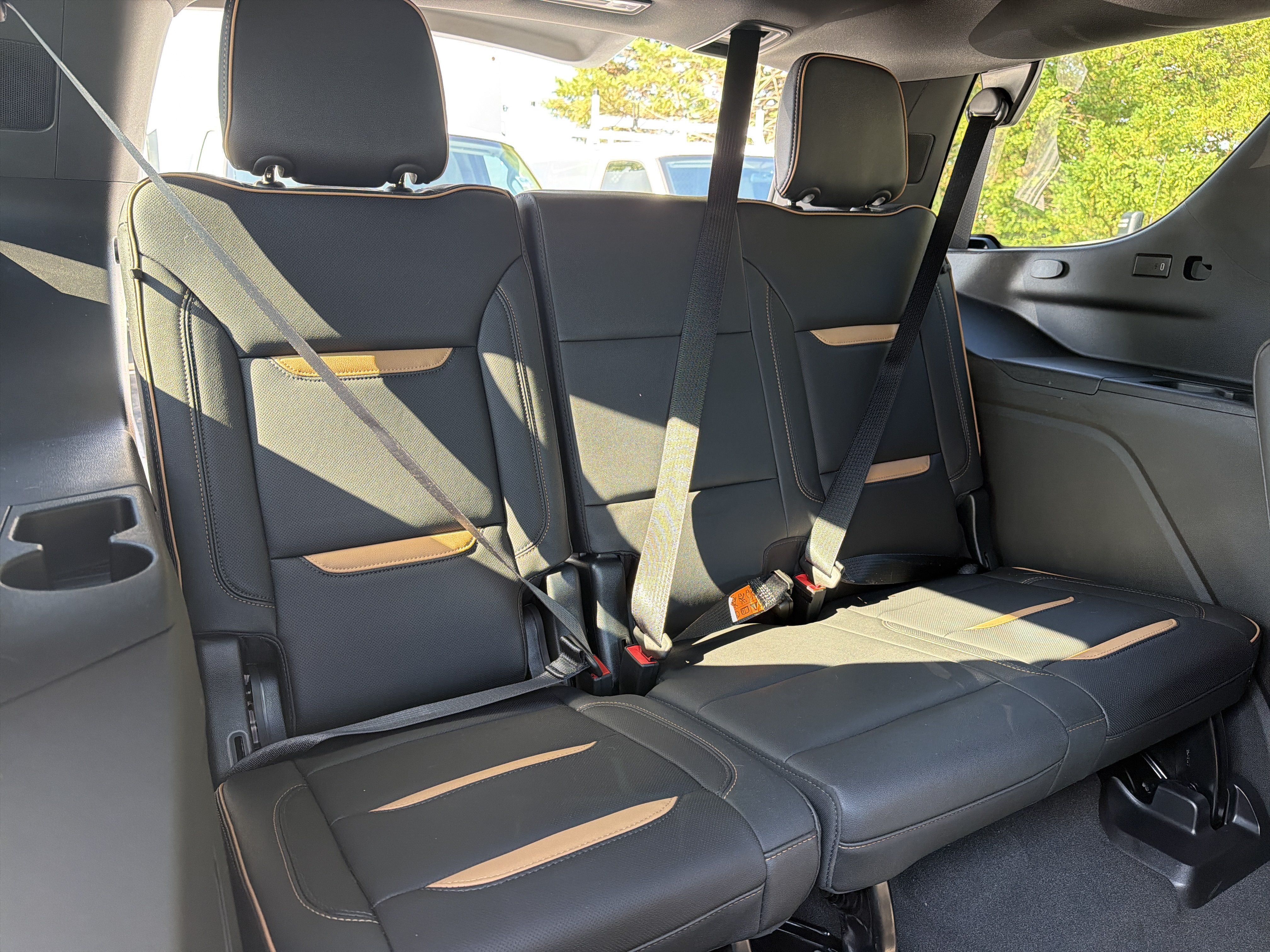 Used 2024 GMC Yukon AT4 AWD/4WD image 33