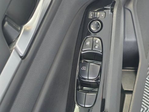 Used 2023 Nissan Altima 2.5 SV FWD image 19