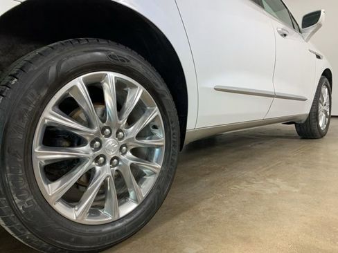Used 2018 Buick Enclave Premium w/ Experience Buick Package image 9