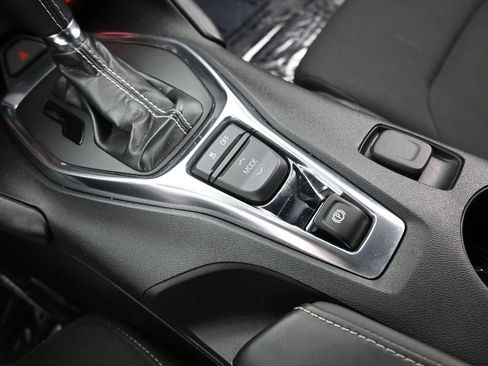 Used 2020 Chevrolet Camaro LT image 35