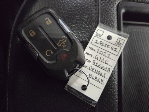 Used 2022 GMC Sierra 2500 Denali w/ Denali Black Diamond Edition image 54