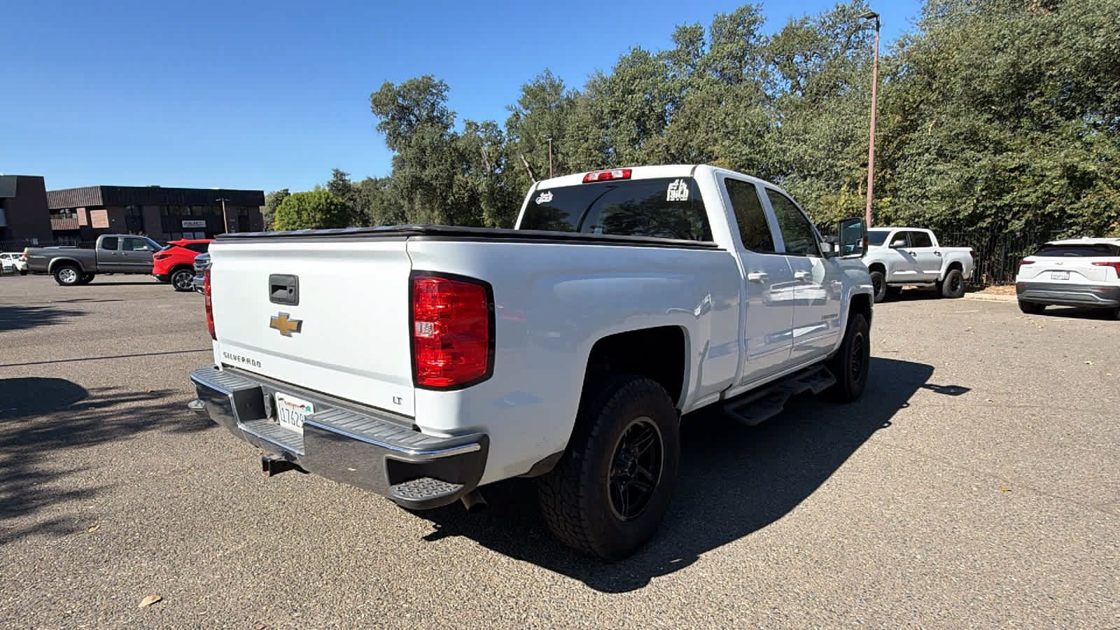 Used 2018 Chevrolet Silverado 1500 LT w/ Trailering Package AWD/4WD image 5