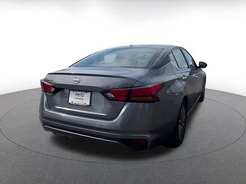 Used 2025 Nissan Altima 2.5 SV FWD image 14