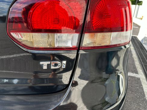 Used 2011 Volkswagen Golf TDI image 14