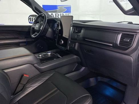 Used 2023 Ford Expedition Platinum image 36