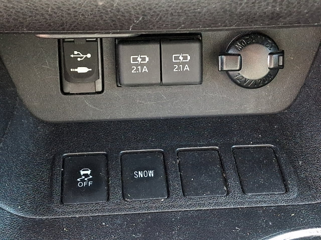 Certified 2019 Toyota Highlander LE w/ Carpet Mat Package (TMS) FWD image 15