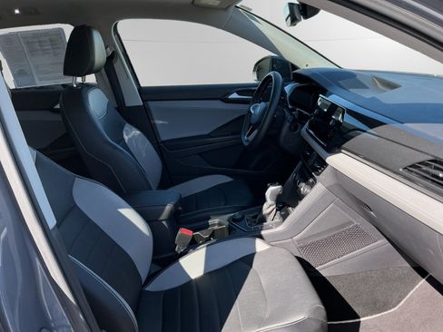 Used 2023 Volkswagen Taos SEL image 15