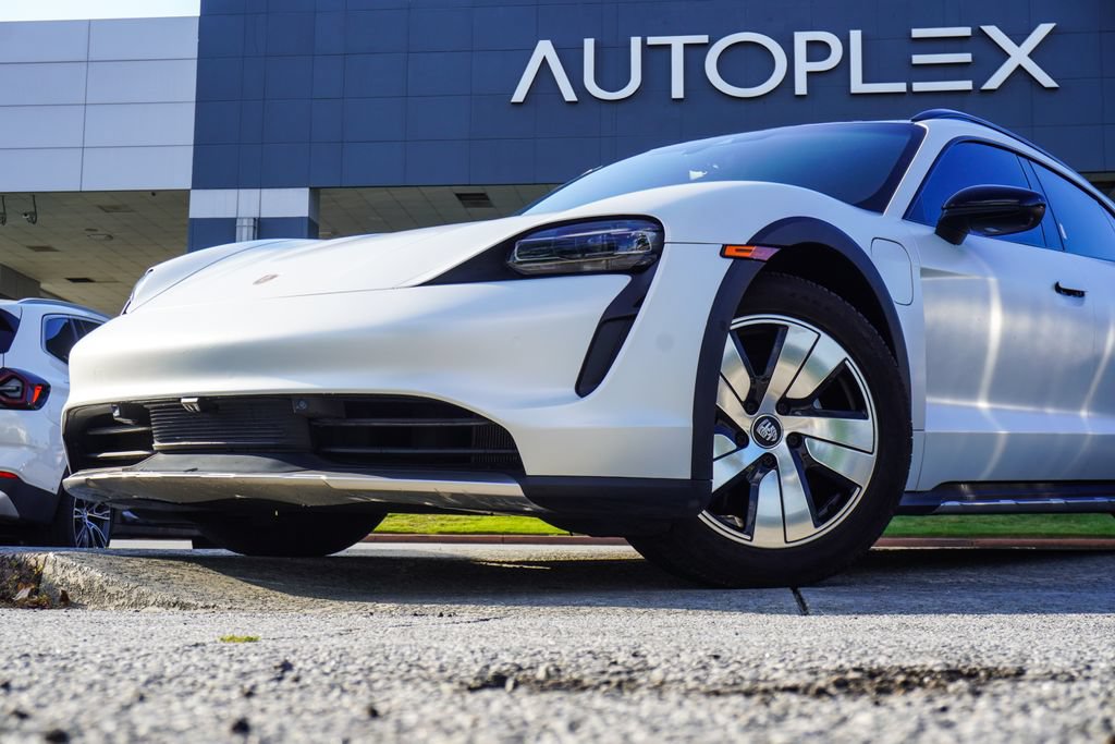 Used 2022 Porsche Taycan 4 Cross Turismo AWD/4WD image 2