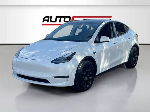 Used 2025 Tesla Model Y Long Range AWD/4WD image 3