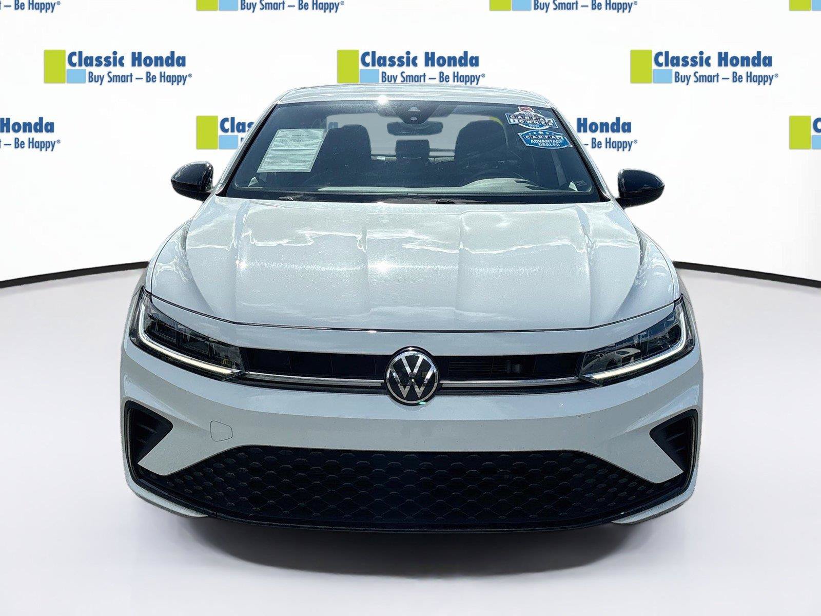 Used 2025 Volkswagen Jetta Sport FWD image 2